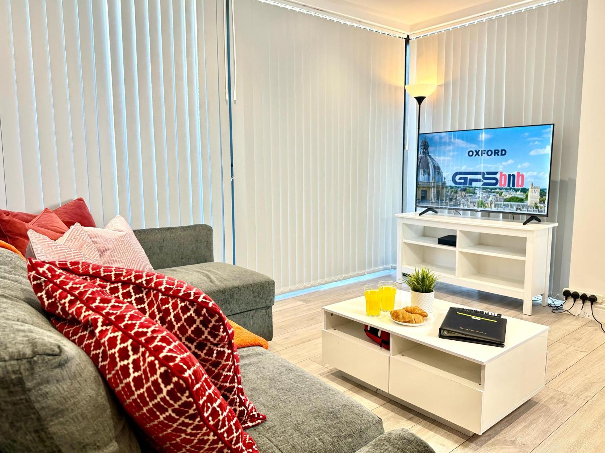 Evergreen Lodge - Two Bed Lux Flat - Parking, Garden, Patio, Wifi, Netflix - Close To Blenheim Palace & Oxford - F3 Kidlington Extérieur photo