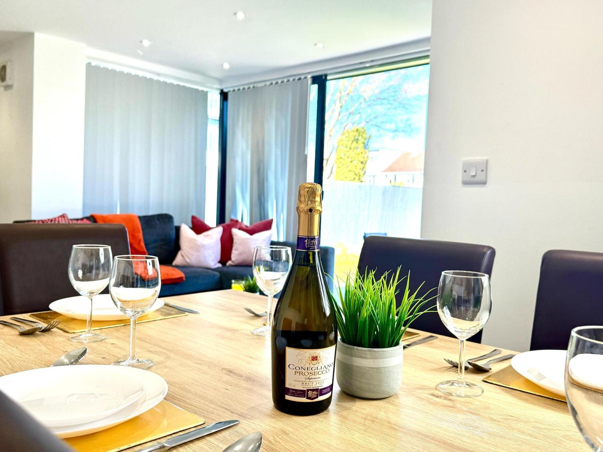Evergreen Lodge - Two Bed Lux Flat - Parking, Garden, Patio, Wifi, Netflix - Close To Blenheim Palace & Oxford - F3 Kidlington Extérieur photo