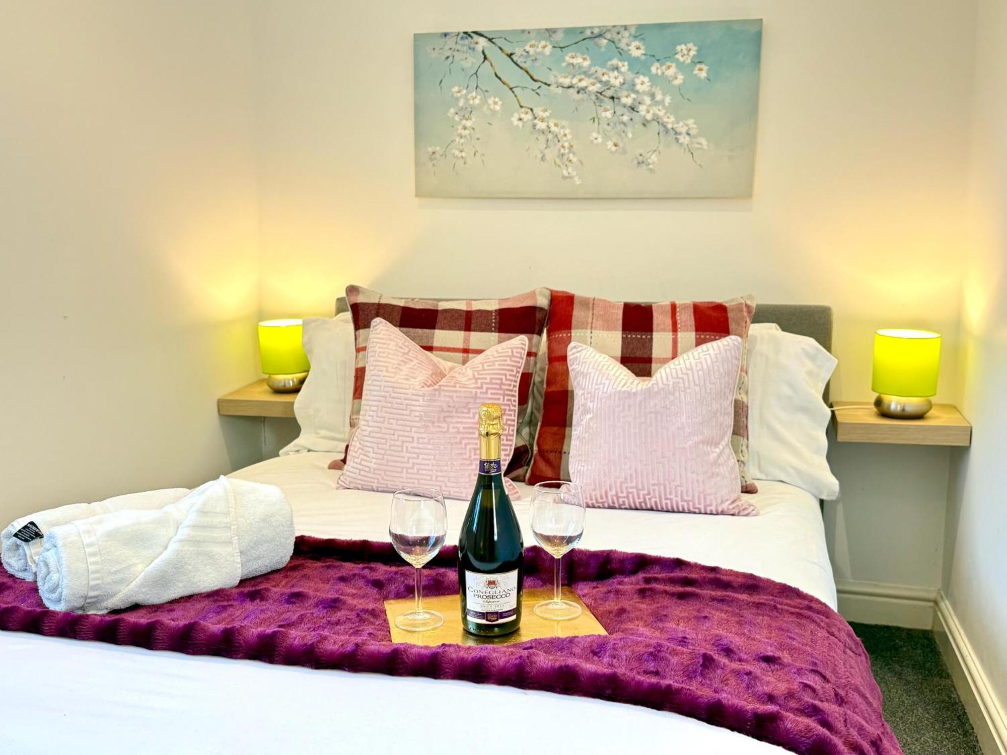 Evergreen Lodge - Two Bed Lux Flat - Parking, Garden, Patio, Wifi, Netflix - Close To Blenheim Palace & Oxford - F3 Kidlington Extérieur photo
